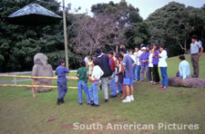 clf0132 Mesita B site with tourists