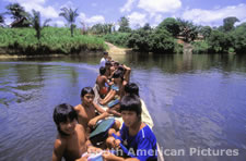 fgga0162 children on way to school